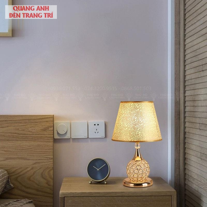 den-ban-trang-tri-y5182