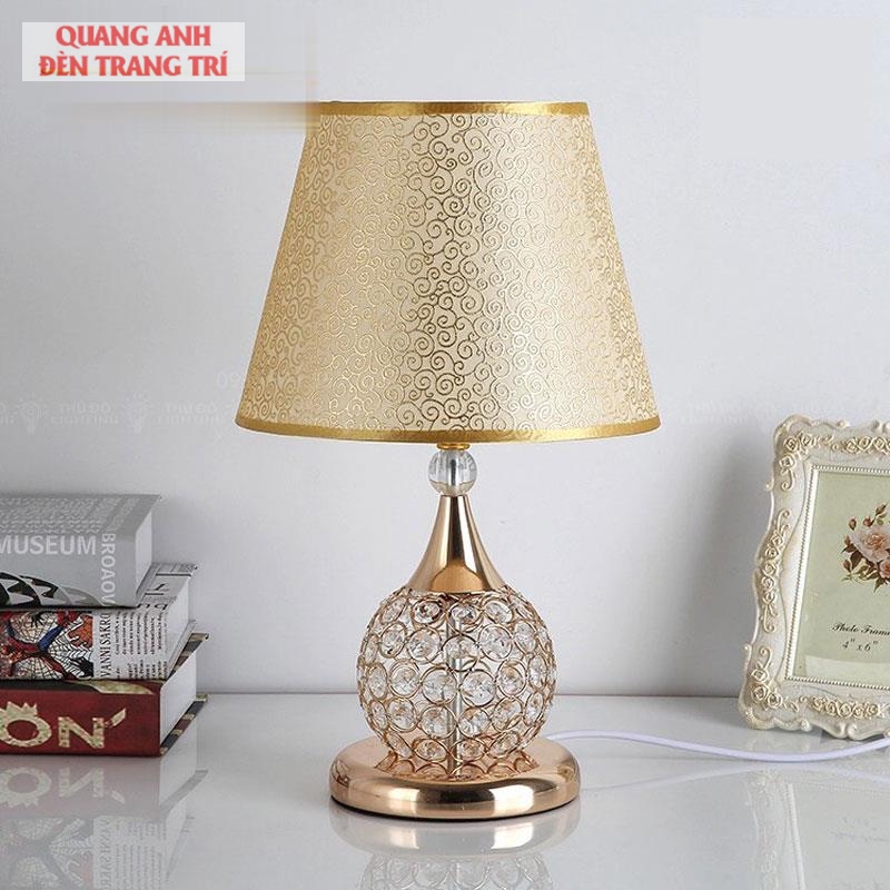 den-ban-trang-tri-y5184